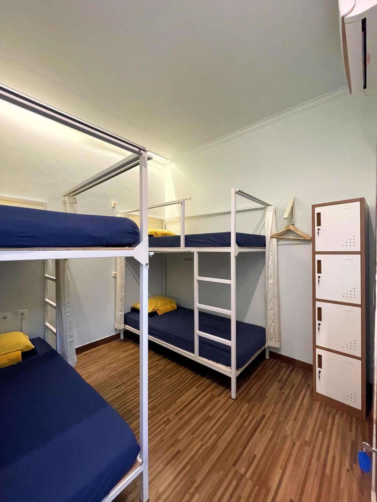 Room Ijen Hostel Banyuwangi  Exterior photo