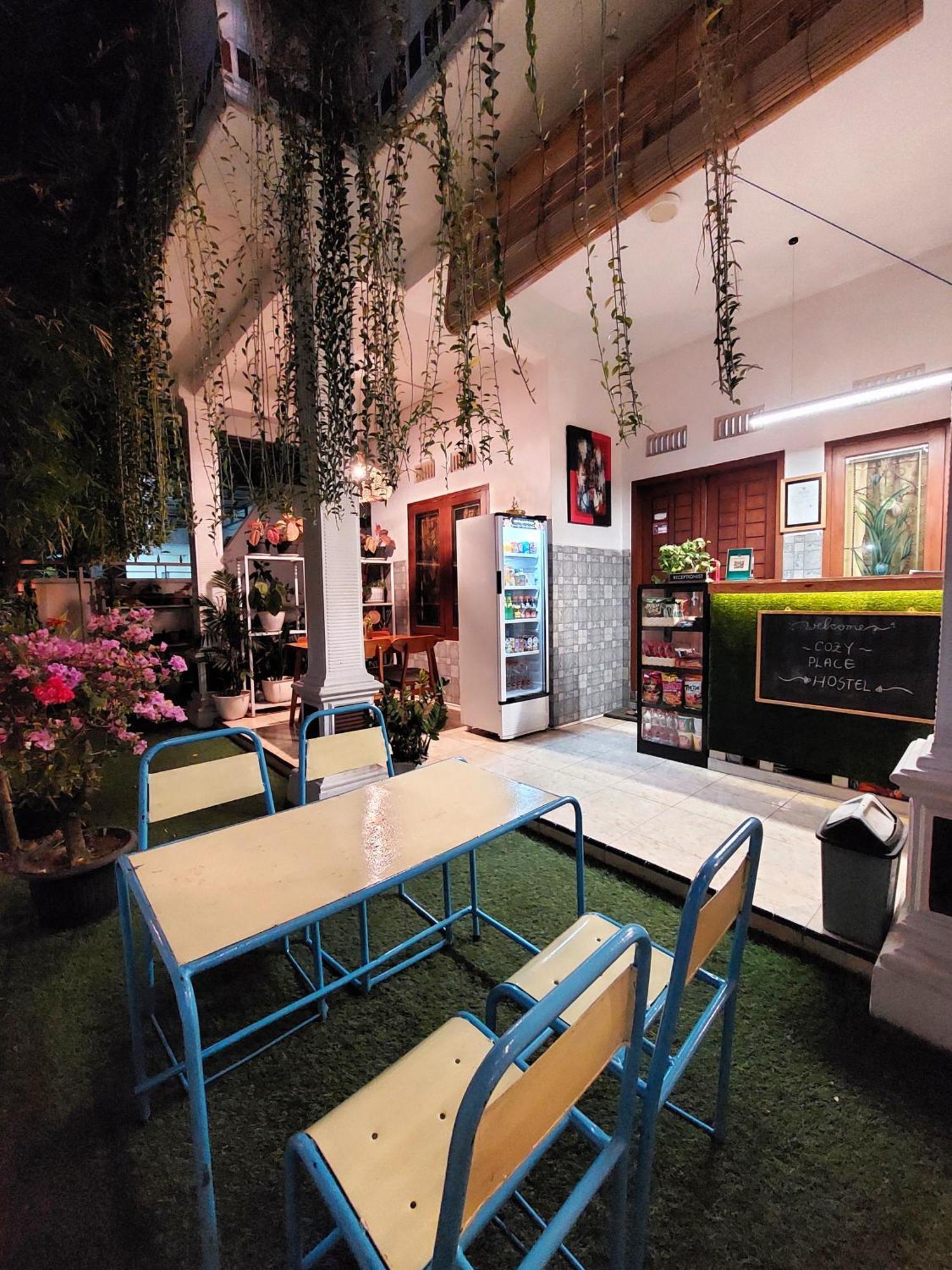 Room Ijen Hostel Banyuwangi  Exterior photo