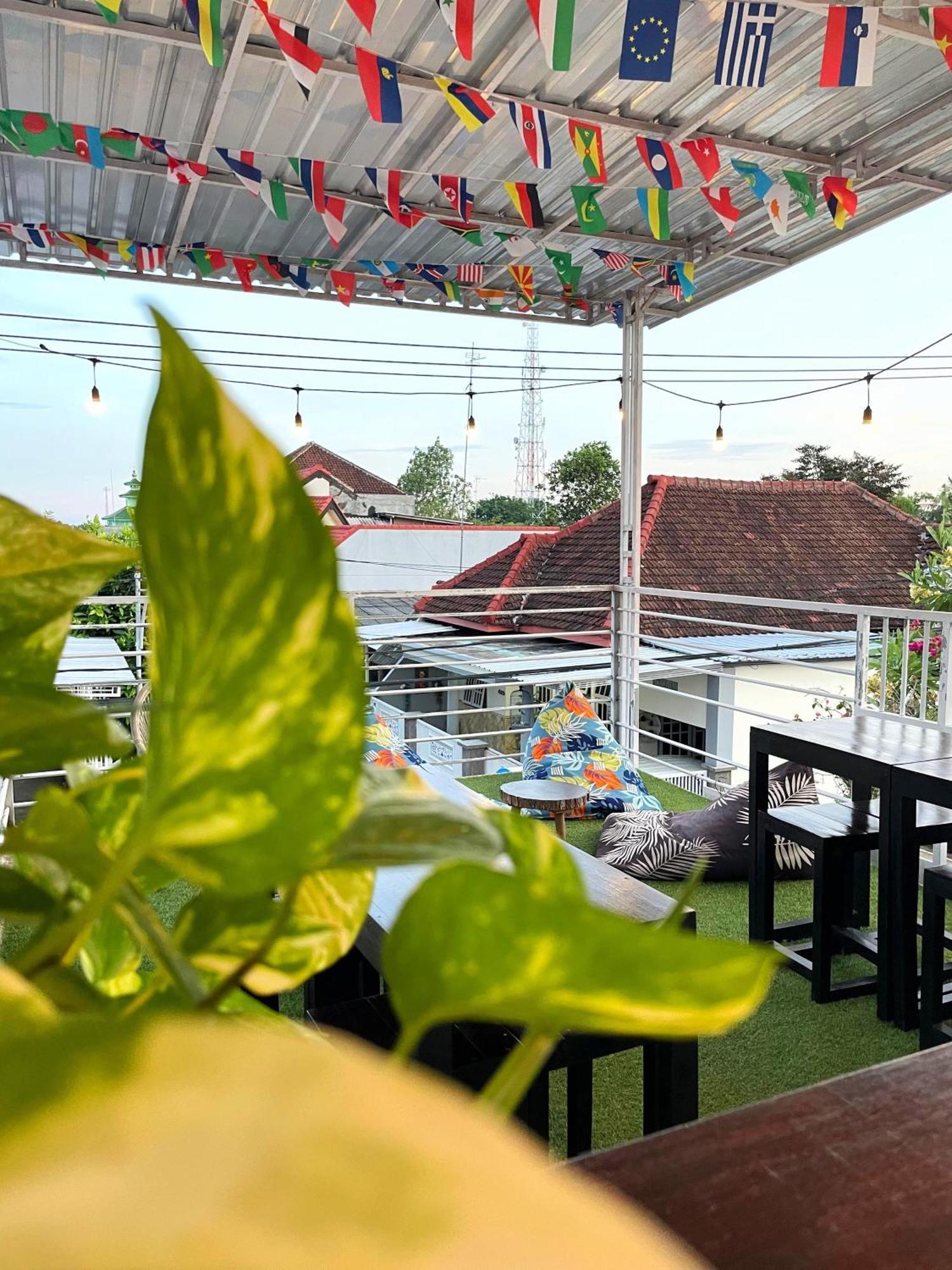 Room Ijen Hostel Banyuwangi  Exterior photo